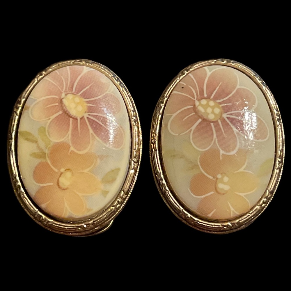 Vintage 1928 Clip On Earrings